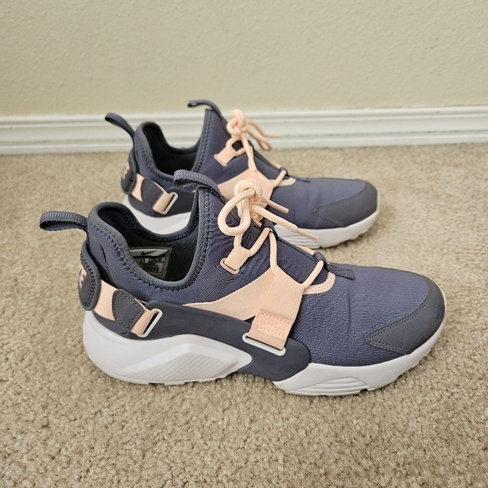 Nike Air Huarache City LowLight Carbon (Women's) 9 - Picture 6 of 7